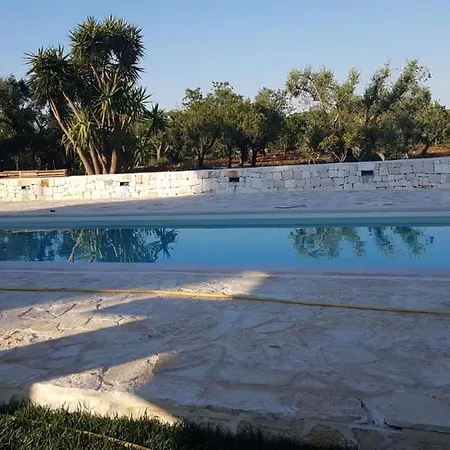 Trullo A Dde Pupetta Con Piscina Ostuni