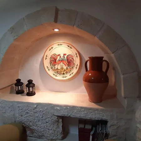 Trullo A Dde Pupetta Con Piscina Ostuni